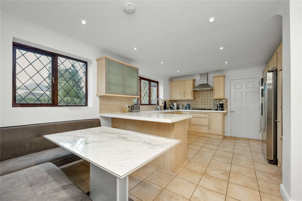 Property photo 2 of 15 Picture No. 21