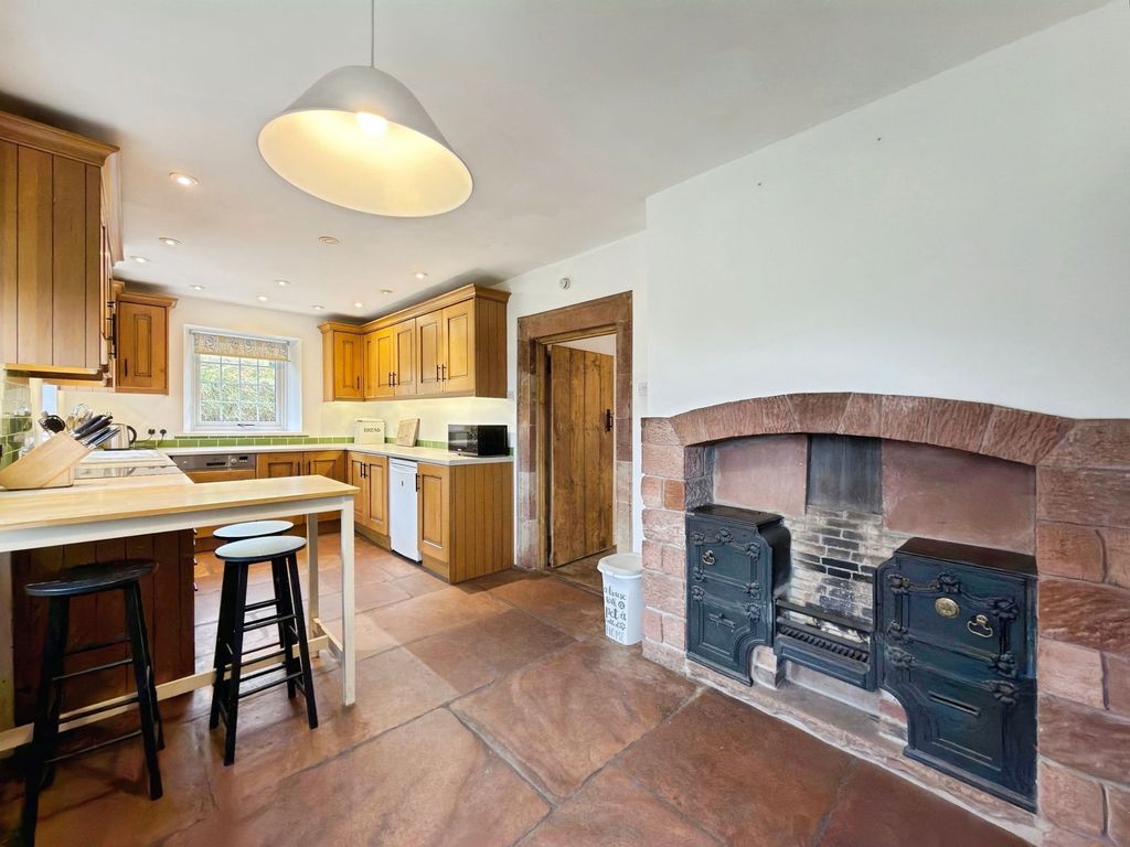 Property photo 3 of 35