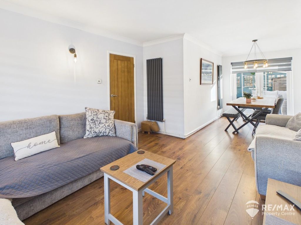 Property photo 2 of 22 Living Room / Diner