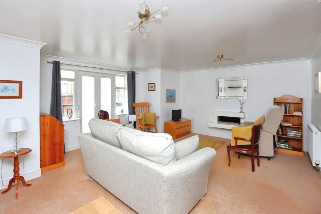 Property photo 3 of 15