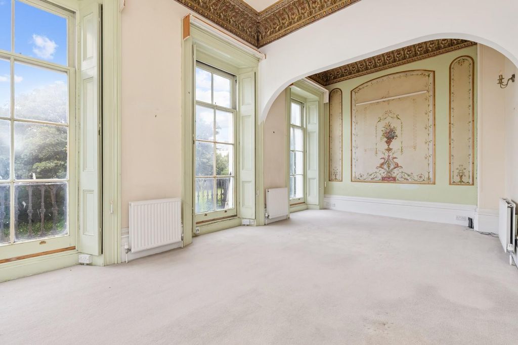Property photo 1 of 18 Flat 8-14.Jpg