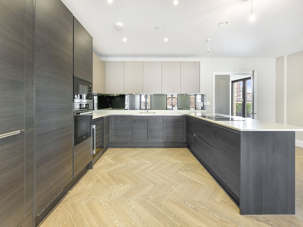 Property photo 3 of 18 Marylebone Mansions