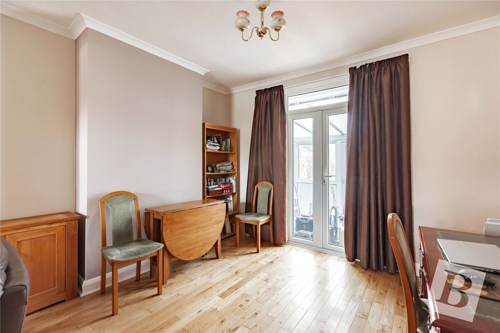 Property photo 3 of 11 Dining Area