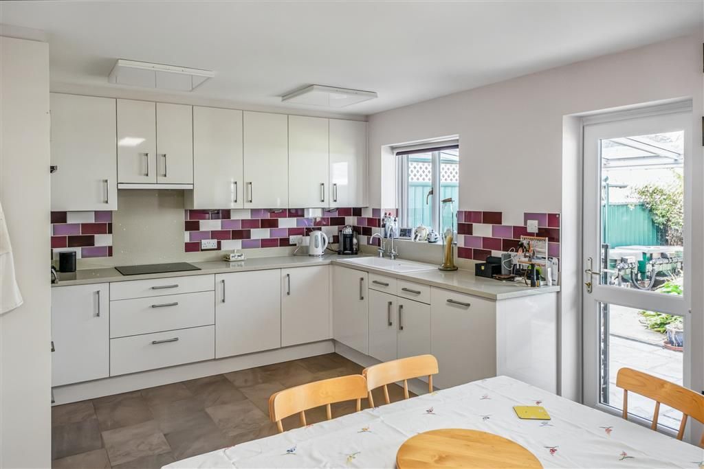 Property photo 2 of 25