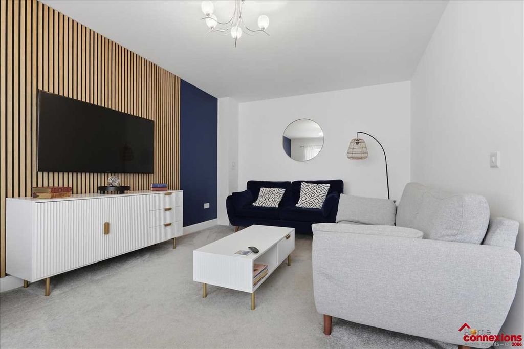 Property photo 2 of 26 Lounge (1)
