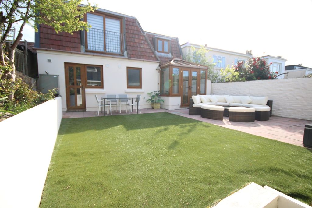 Property photo 1 of 33