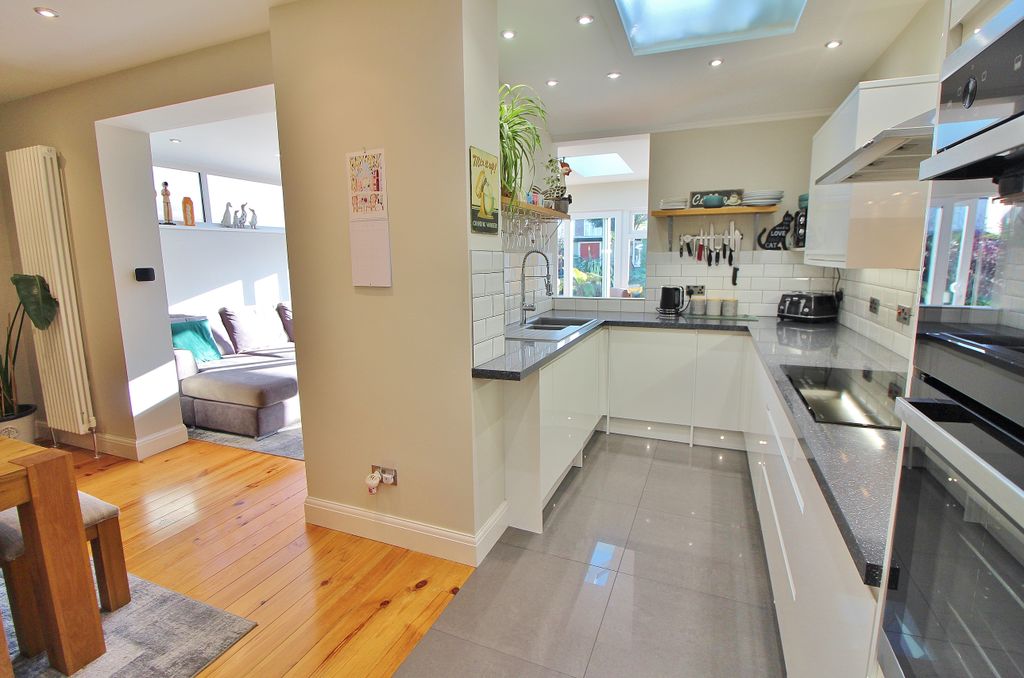 Property photo 3 of 23