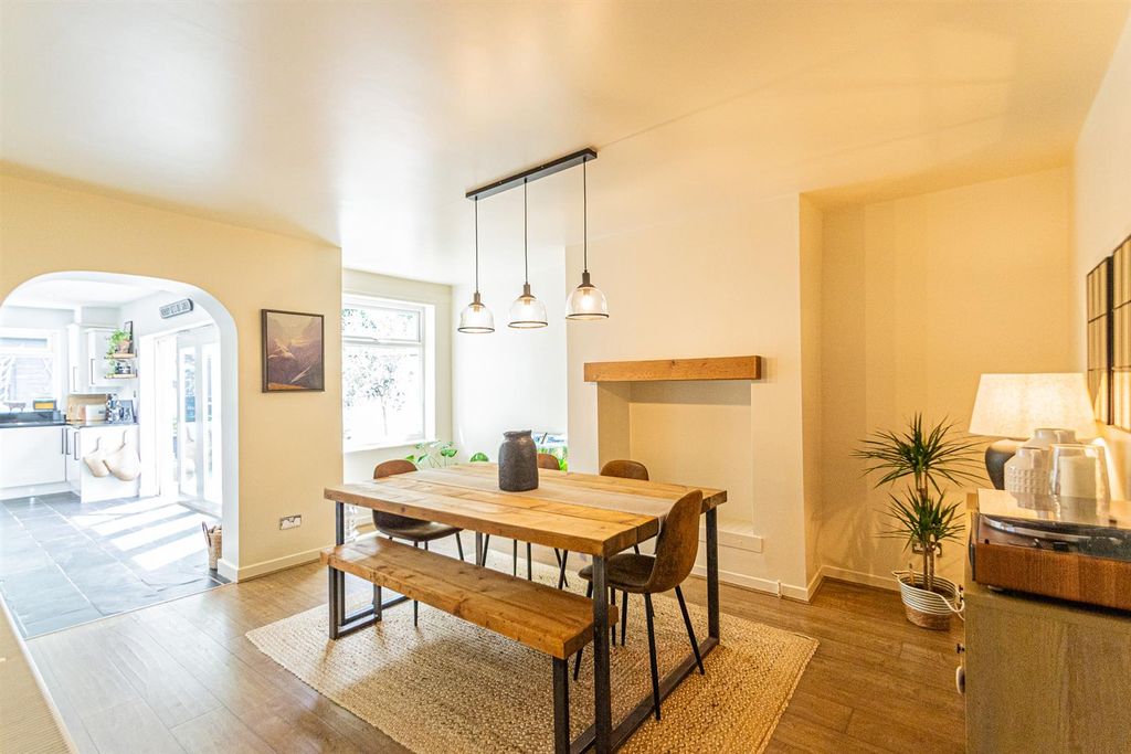 Property photo 3 of 19 Dining Room