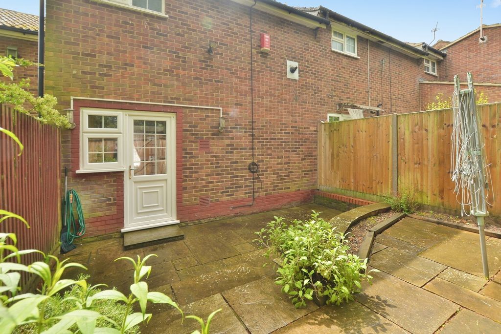 Property photo 1 of 12 Garden
