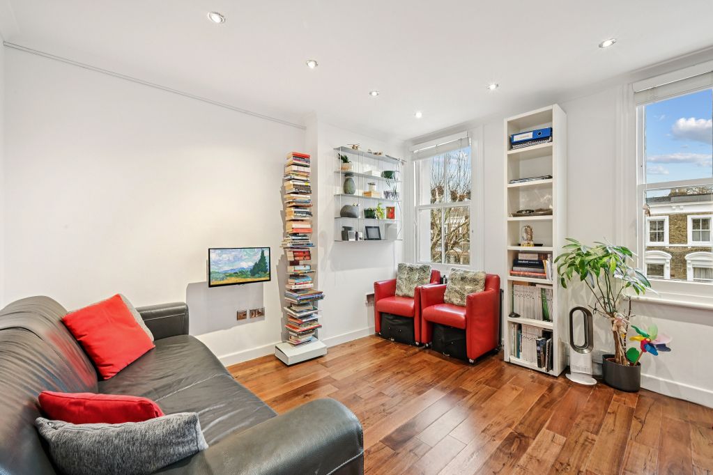 Property photo 2 of 12 Picture 3