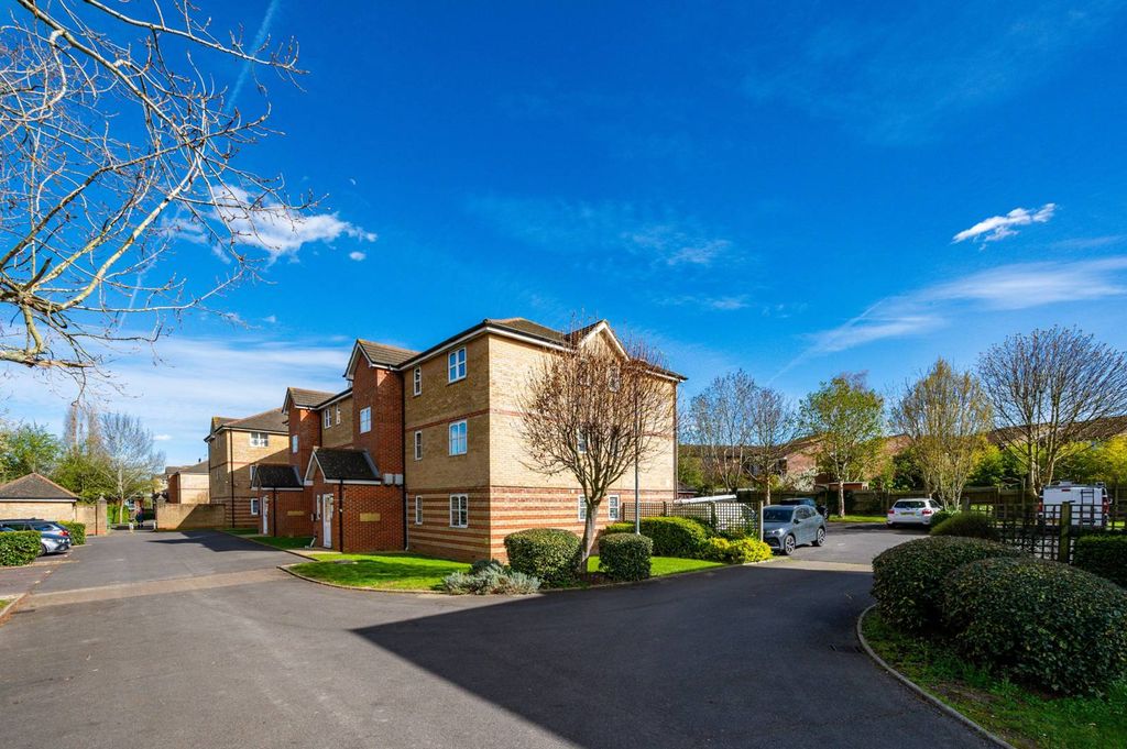 Property photo 2 of 10