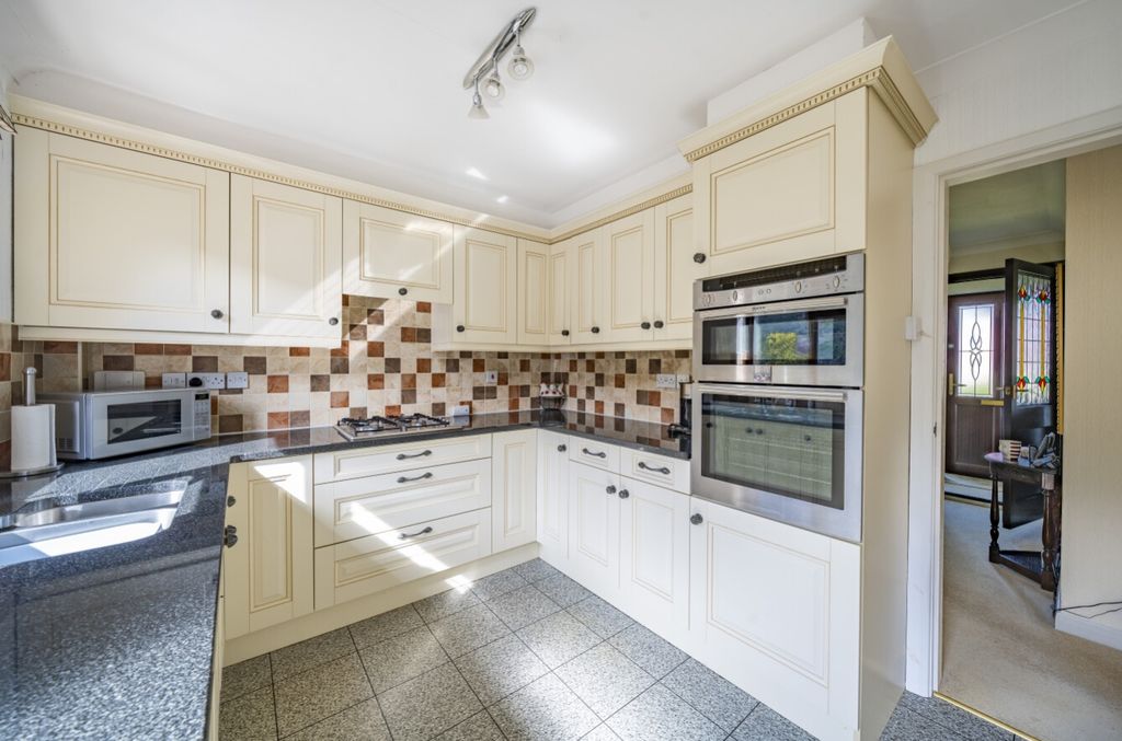 Property photo 2 of 17 1121508 (5)