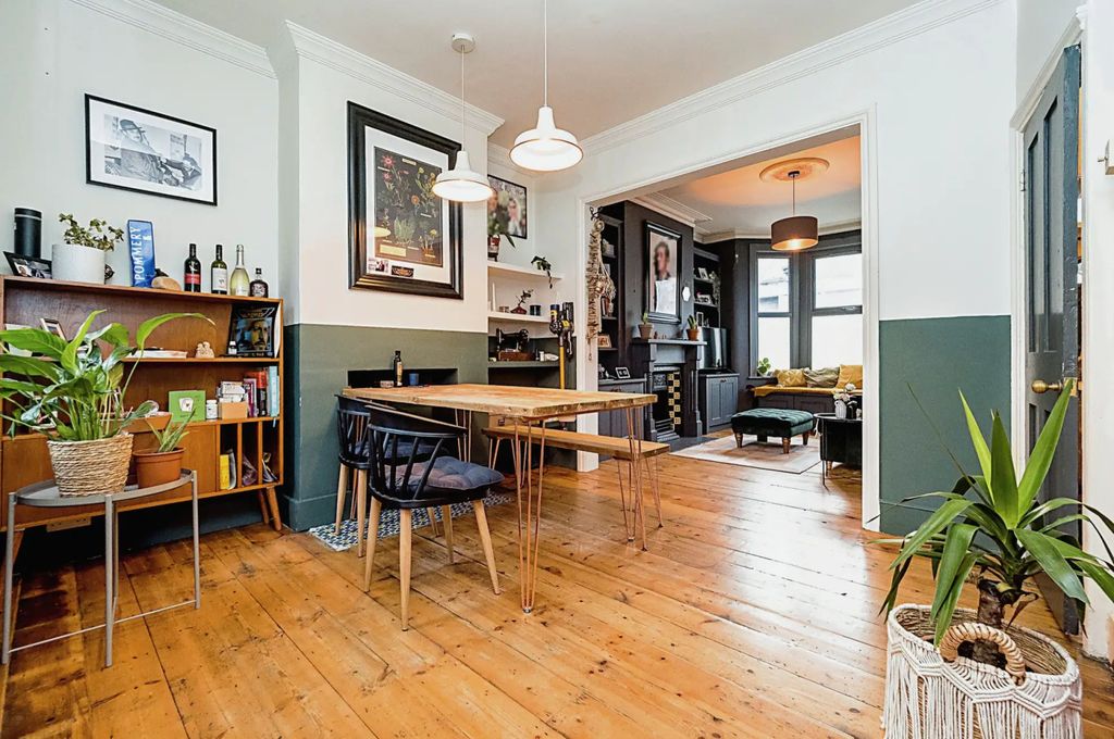 Property photo 3 of 13 Gallery