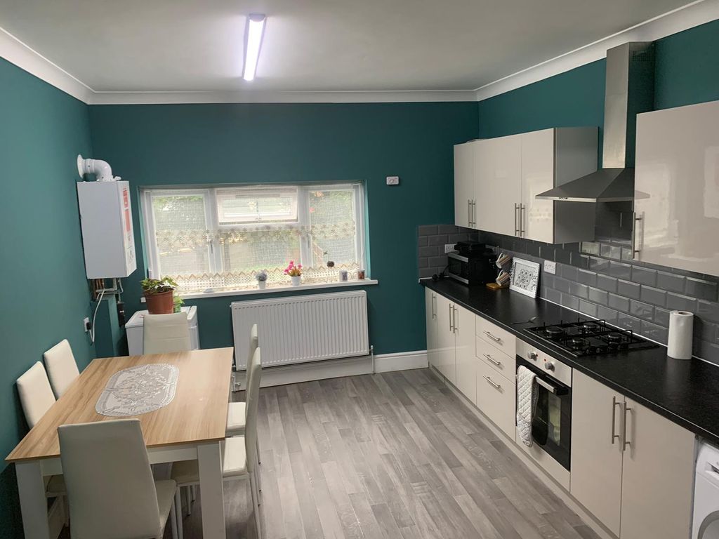 Property photo 2 of 7 4