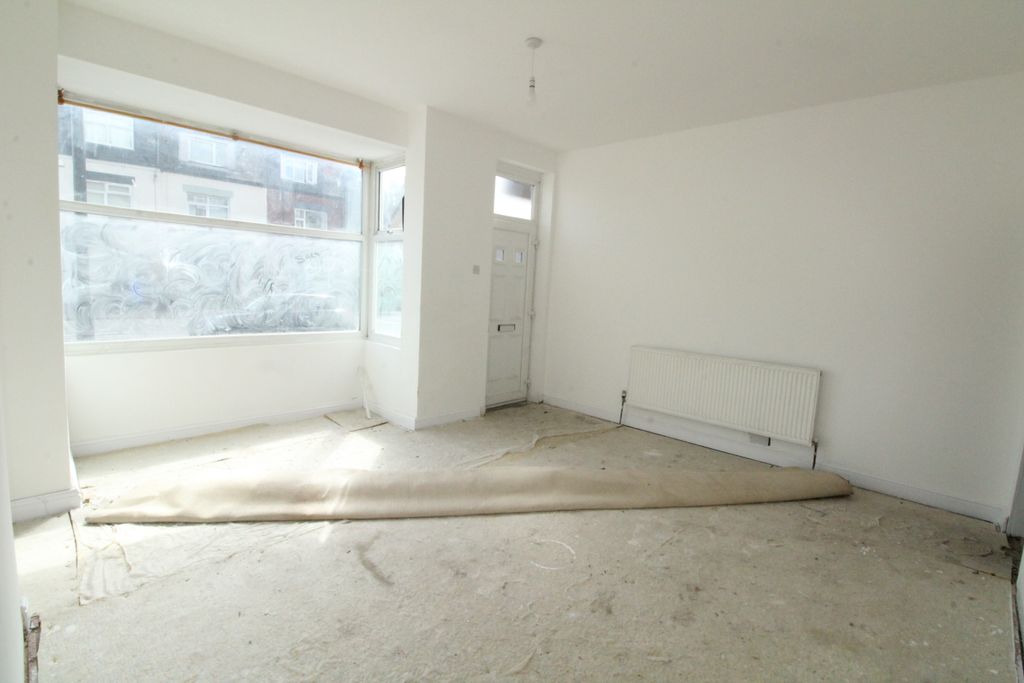 Property photo 2 of 13 Lounge