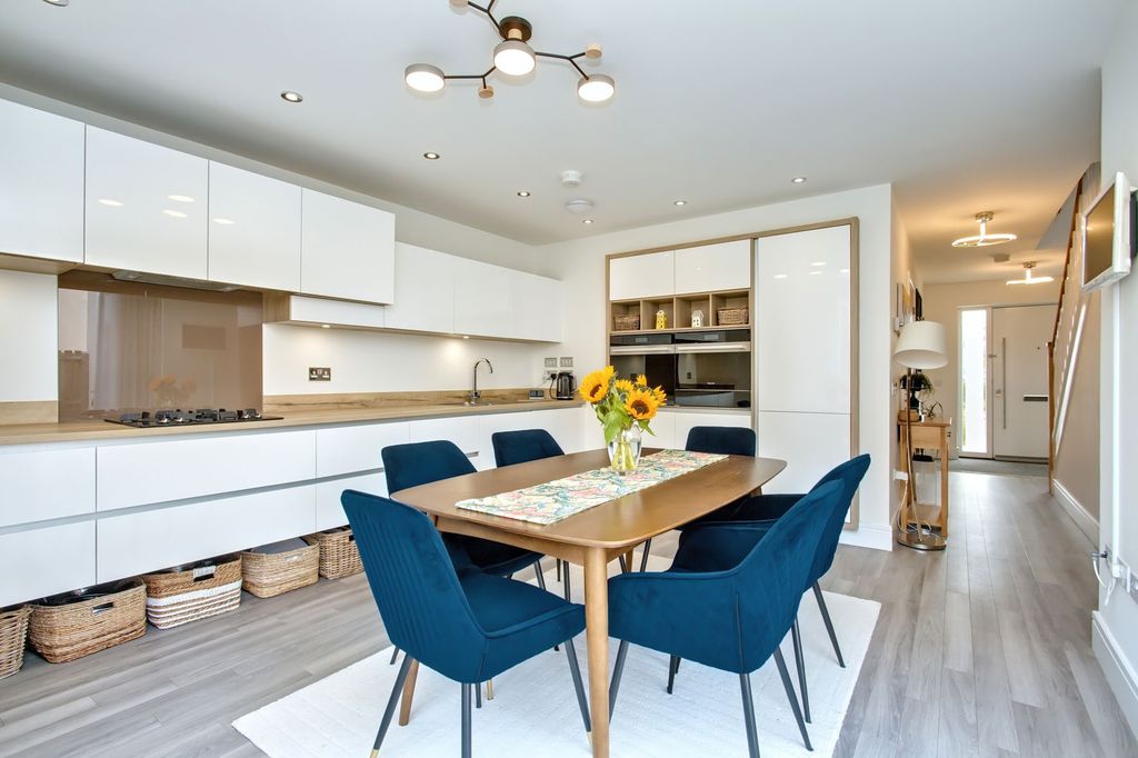 Property photo 3 of 14 Property Image 3