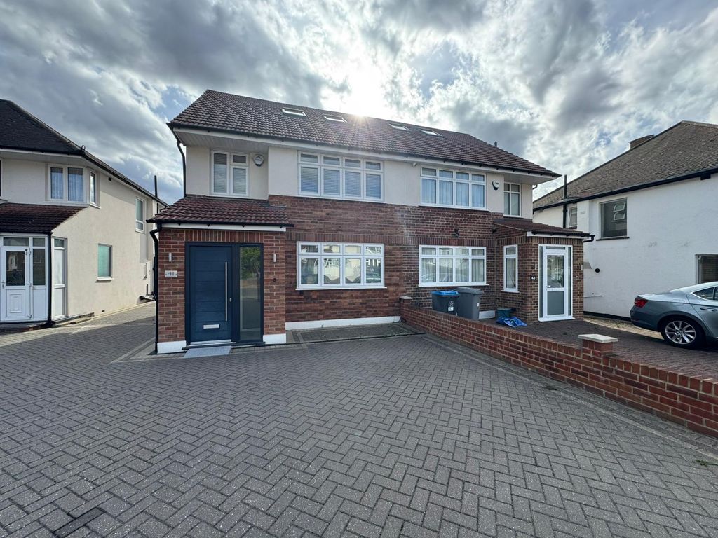 Property photo 1 of 18 Branksome Way (20)
