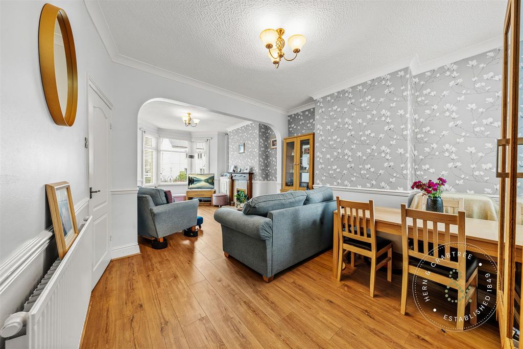 Property photo 3 of 24 Pantbach (18).Jpg