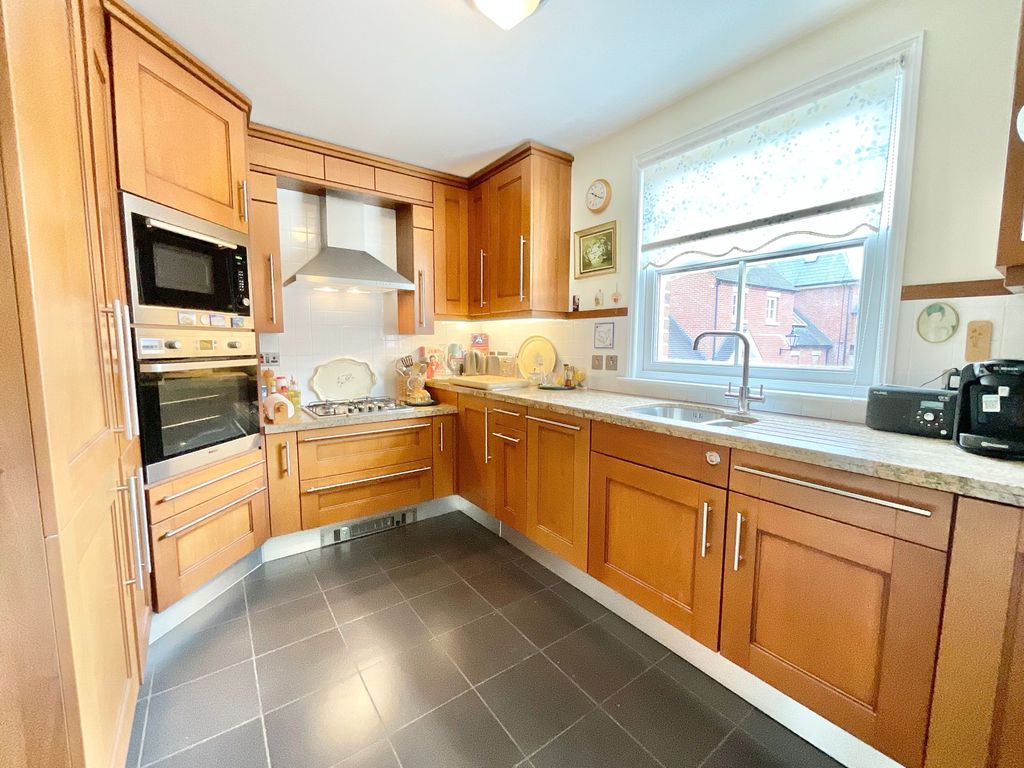 Property photo 3 of 29