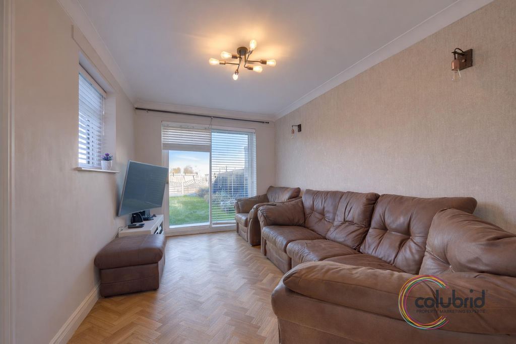 Additional image 7 of 4 bed end terrace house for saleWhitmore Avenue, Grays RM16