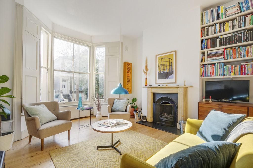 Property photo 2 of 23