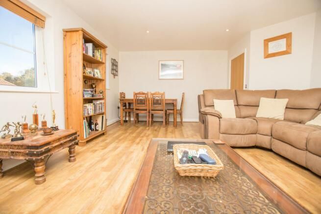 Property photo 3 of 8 Udlumub7Teyr8Hp3Dpuitq.Jpg