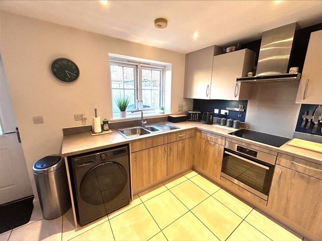Property photo 3 of 13 Kitchen
