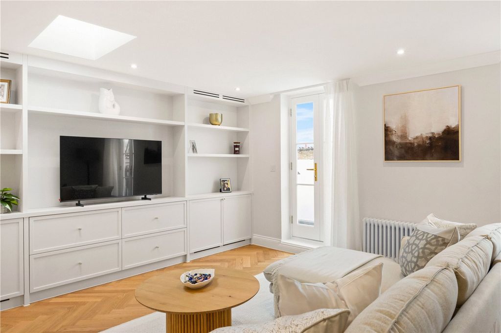 Property photo 3 of 16 Picture No. 06