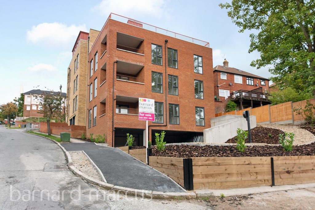 Property photo 1 of 10 Front