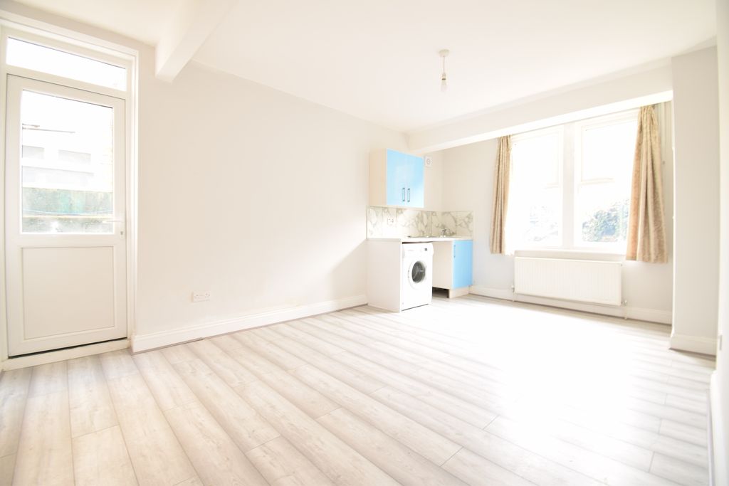 Property photo 1 of 4