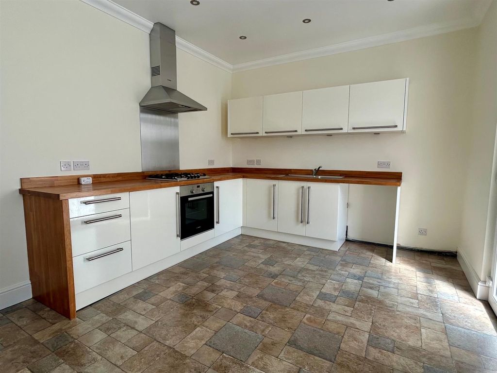 Property photo 2 of 14 Kitchen 1.Jpg