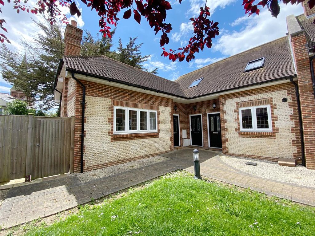 Property photo 1 of 13 External