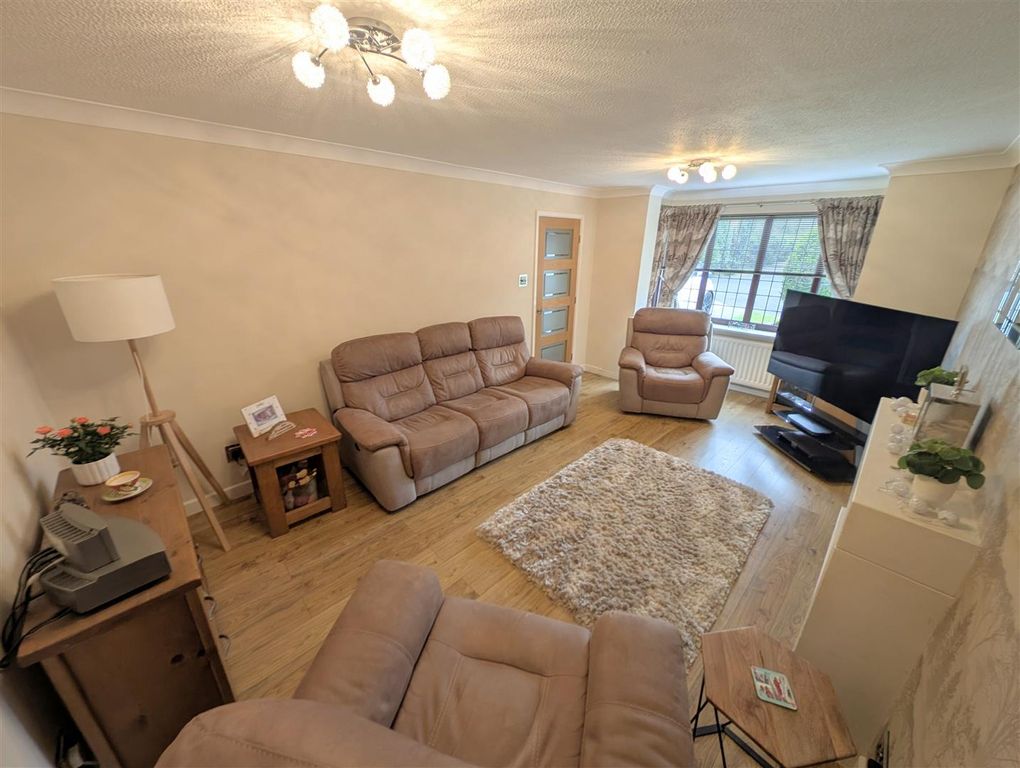 Property photo 3 of 31