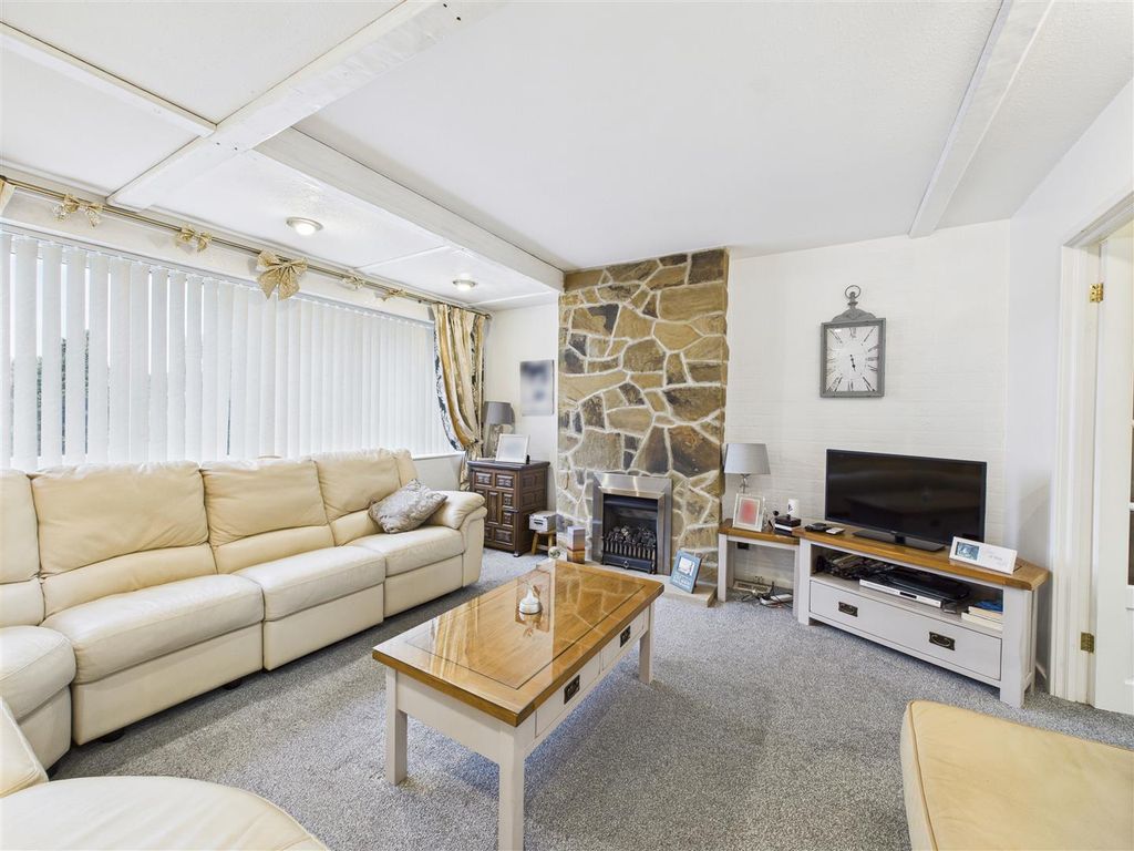 Property photo 2 of 23 Cam05476G0-Pr0013-Still014.Jpg