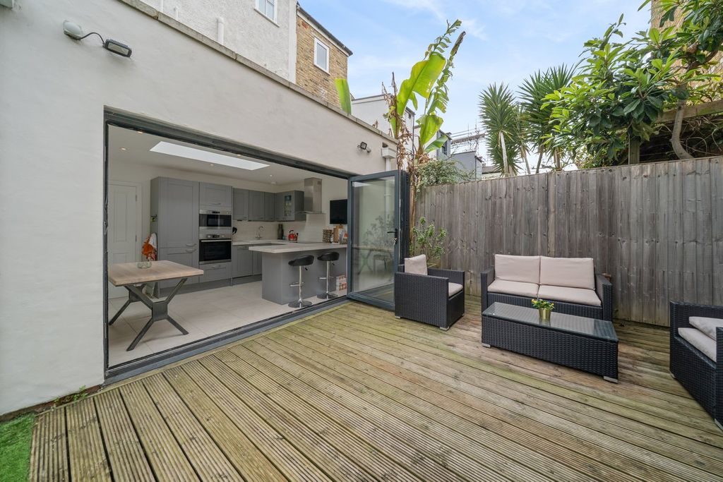 Property photo 1 of 9