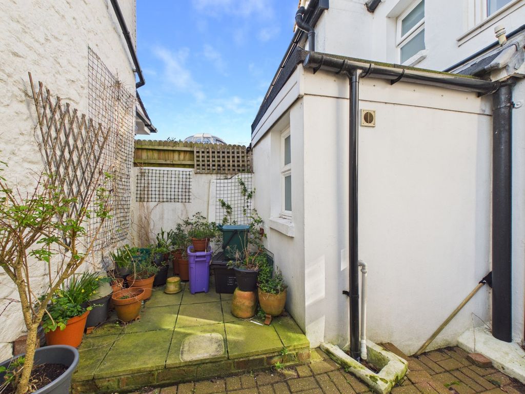 Property photo 2 of 12 Private Garden