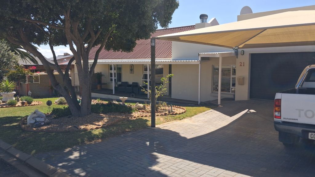 Property photo 2 of 36