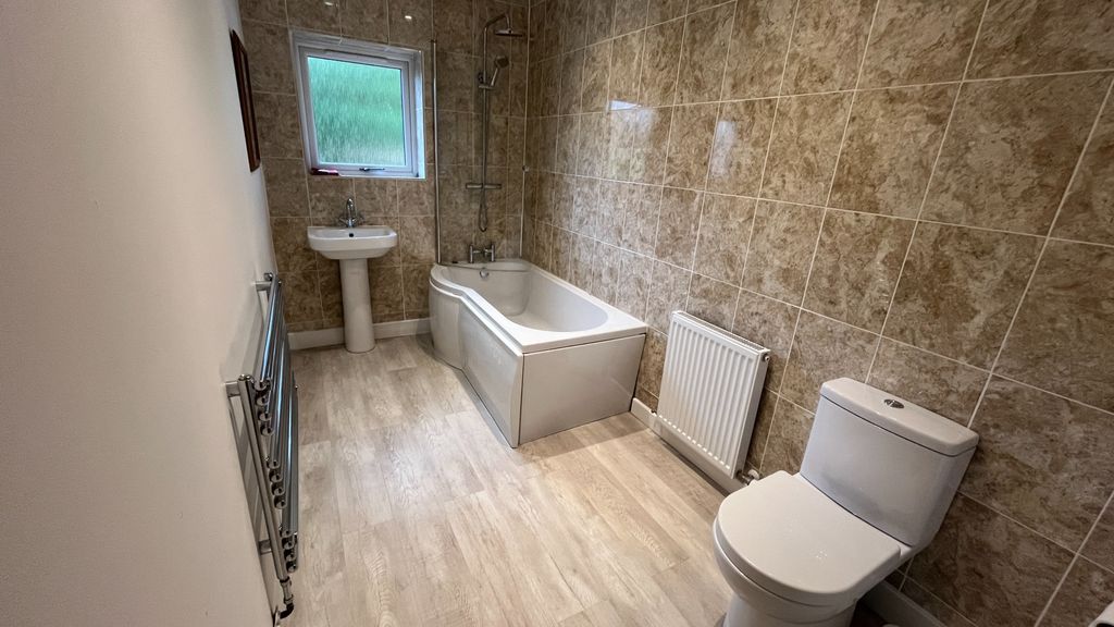 Property photo 3 of 25