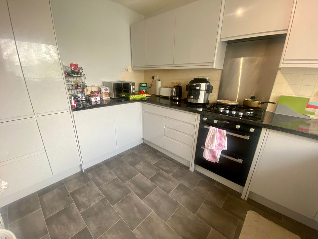 Property photo 2 of 8 Image