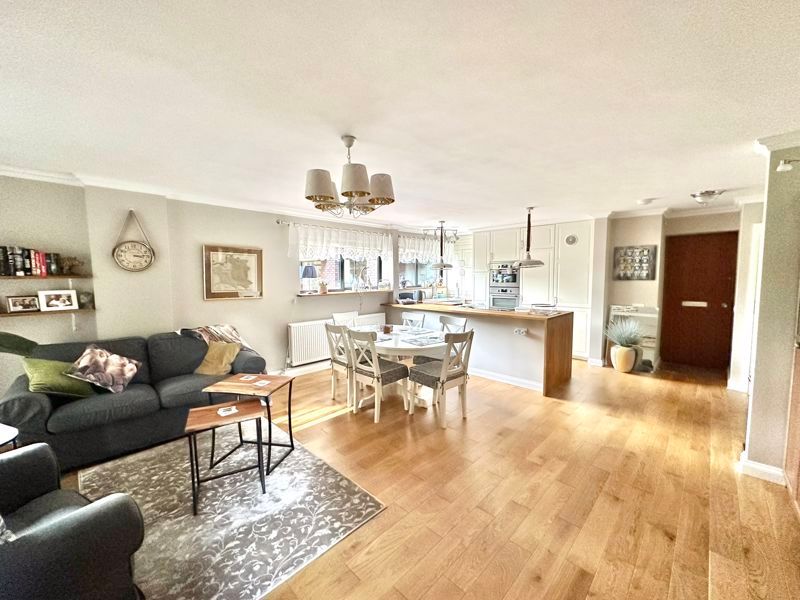 Property photo 3 of 13 Photo 4