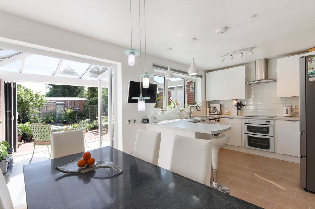 Property photo 1 of 18 Kitchen Diner