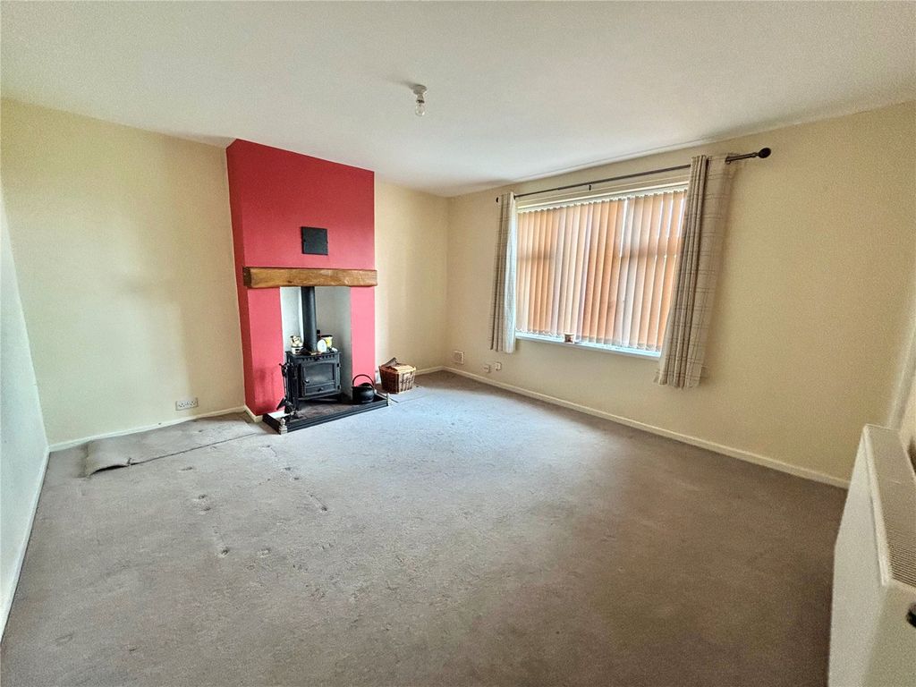 Property photo 2 of 19 Picture No. 15