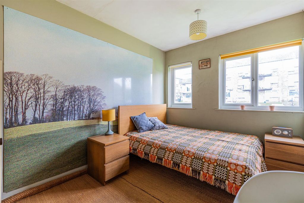 Property photo 3 of 21 St Fagans Rise 67-3.Jpg