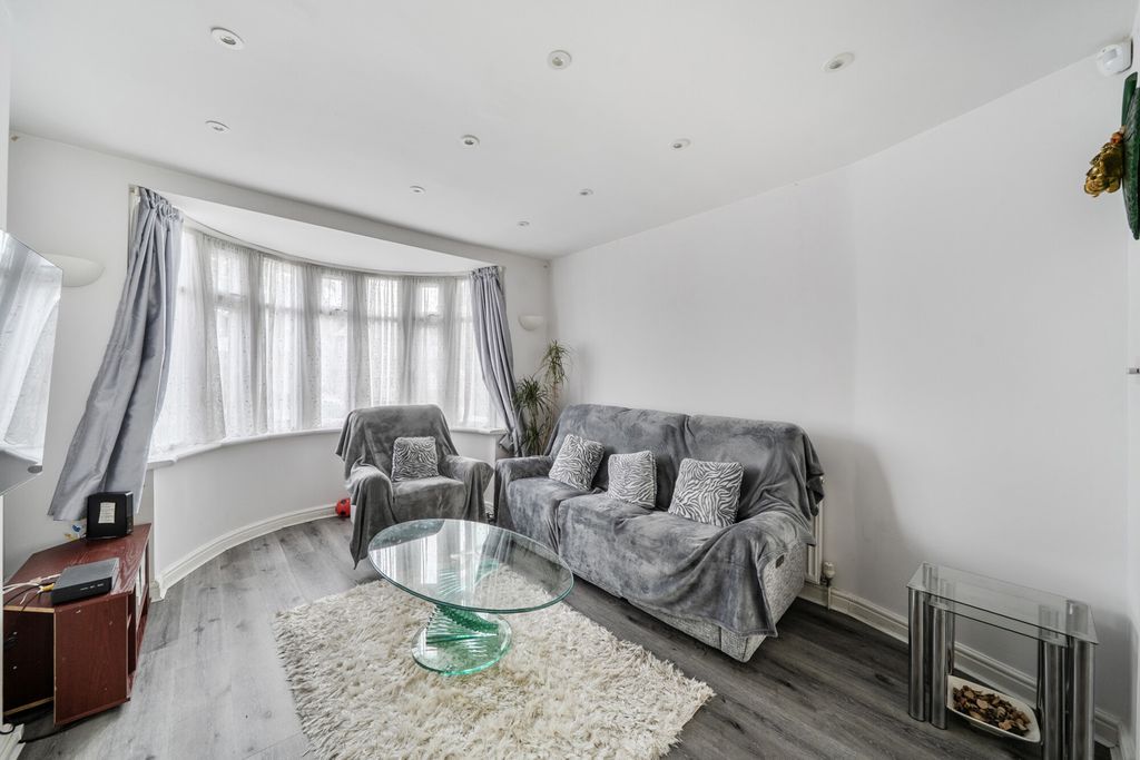 Property photo 2 of 17 1454364-10-69F9d8...