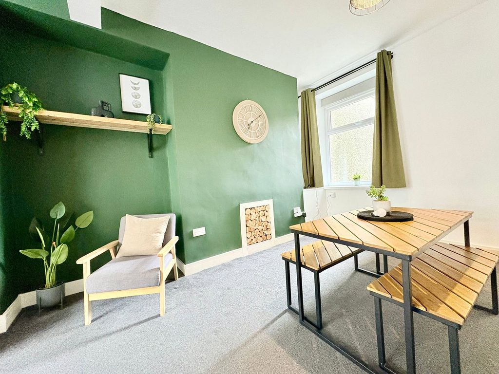 Property photo 2 of 61