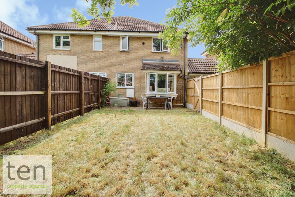 Property photo 1 of 12 Photo 10