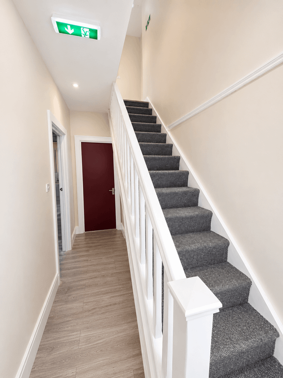 Property photo 3 of 13 2A604706-Dbe6-4128-A5E2-656c32862E37
