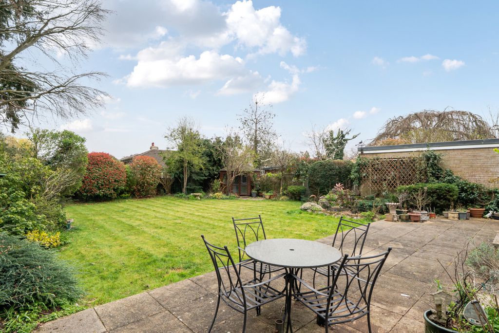 Property photo 2 of 18 Garden