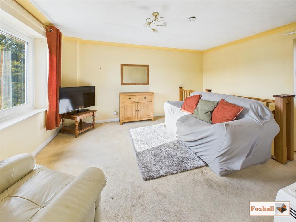 Property photo 2 of 9 Lounge / Diner