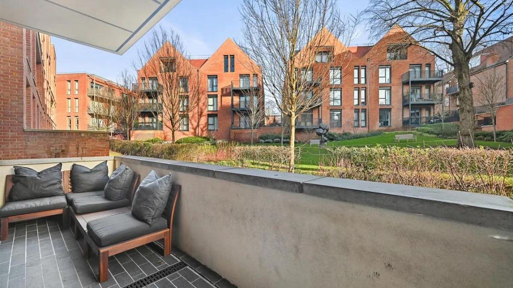 Property photo 3 of 8